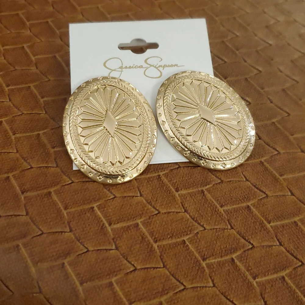 Jessica Simpson gold tone oversized textured coin‎ oval style earrings brand new